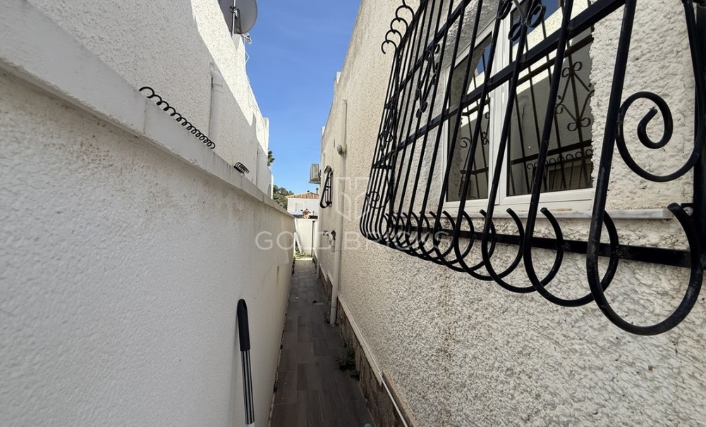 Wederverkoop ·  · Orihuela · Villamartin