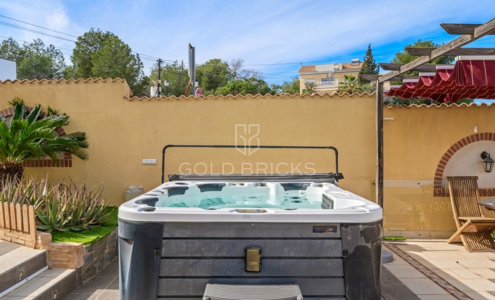 Wederverkoop ·  · Orihuela · Orihuela Costa