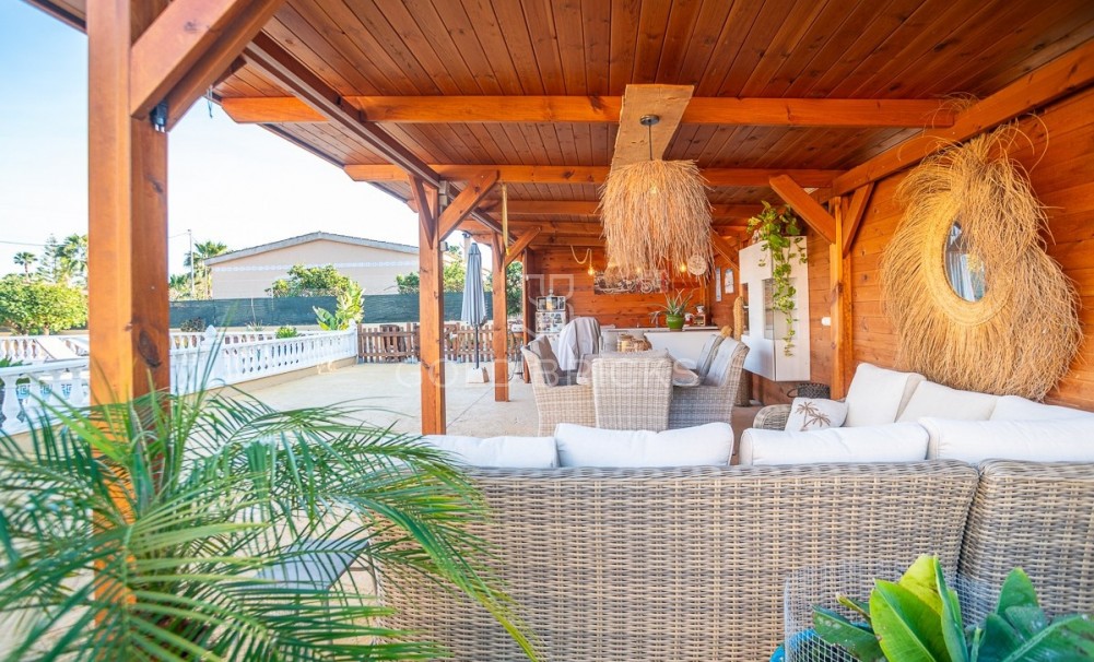 Wederverkoop ·  · Catral · Catral Centro