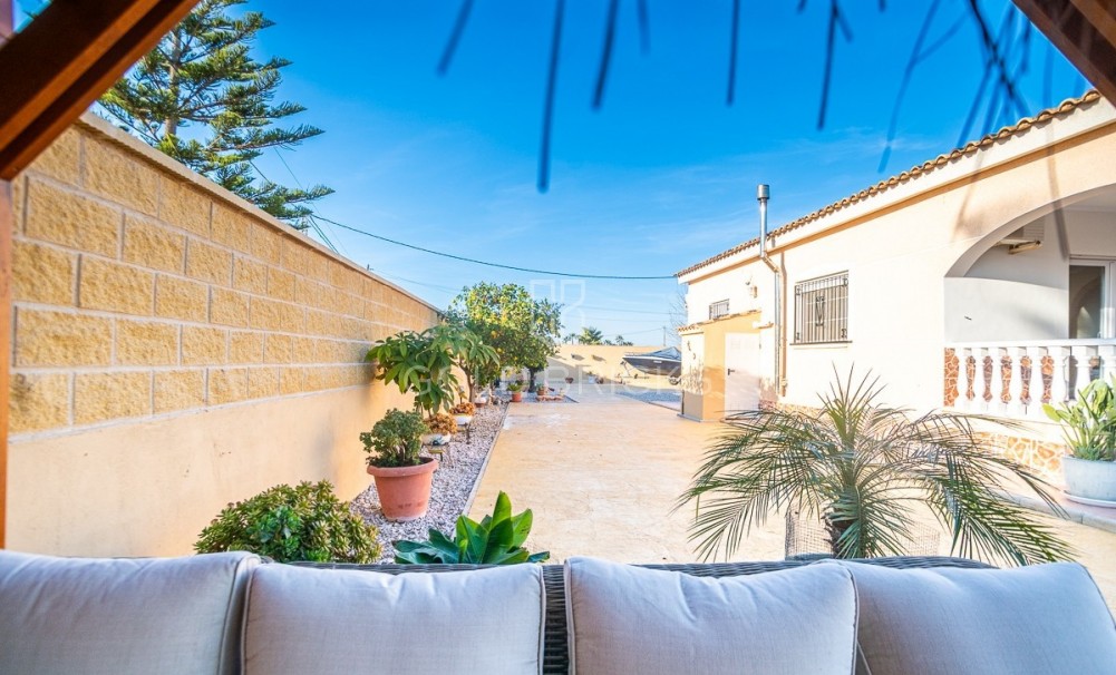 Wederverkoop ·  · Catral · Catral Centro