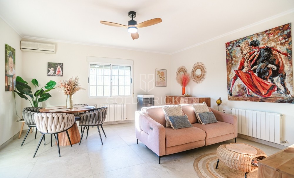 Wederverkoop ·  · Catral · Catral Centro