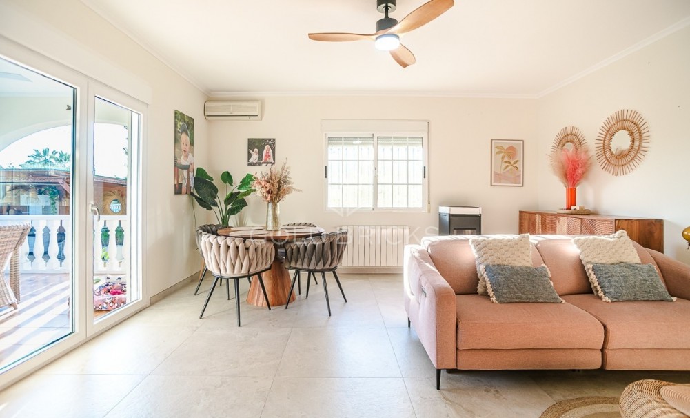 Wederverkoop ·  · Catral · Catral Centro