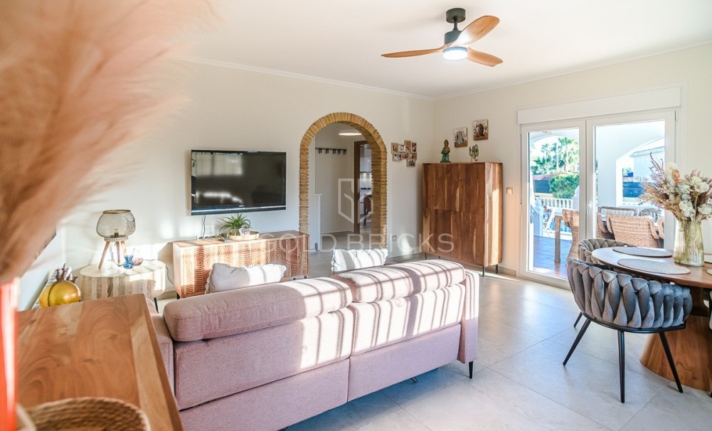 Wederverkoop ·  · Catral · Catral Centro