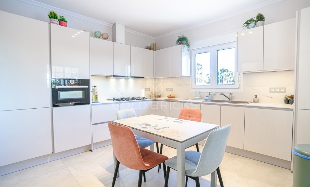 Wederverkoop ·  · Catral · Catral Centro