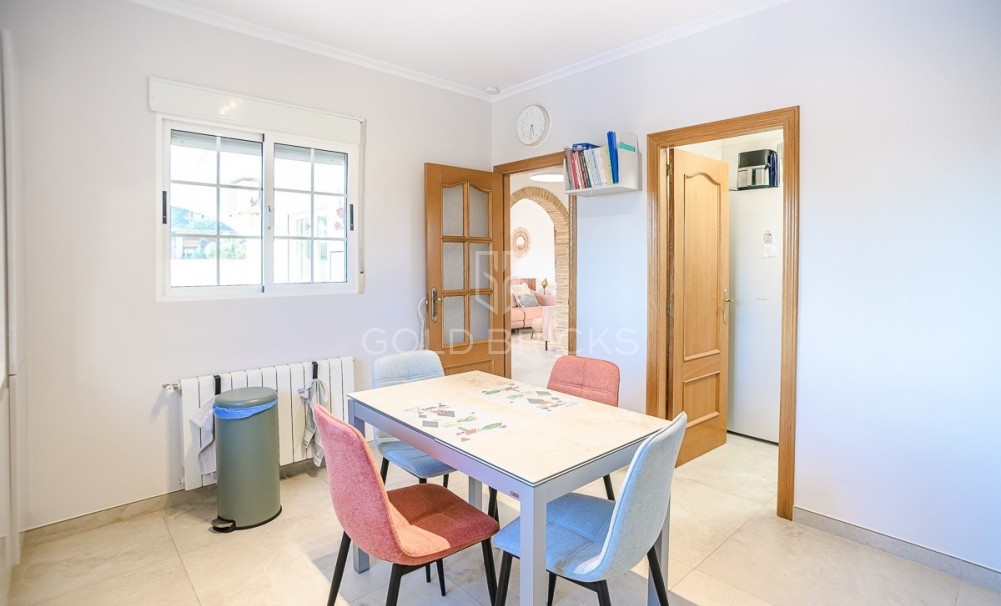 Wederverkoop ·  · Catral · Catral Centro