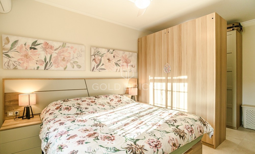 Wederverkoop ·  · Catral · Catral Centro