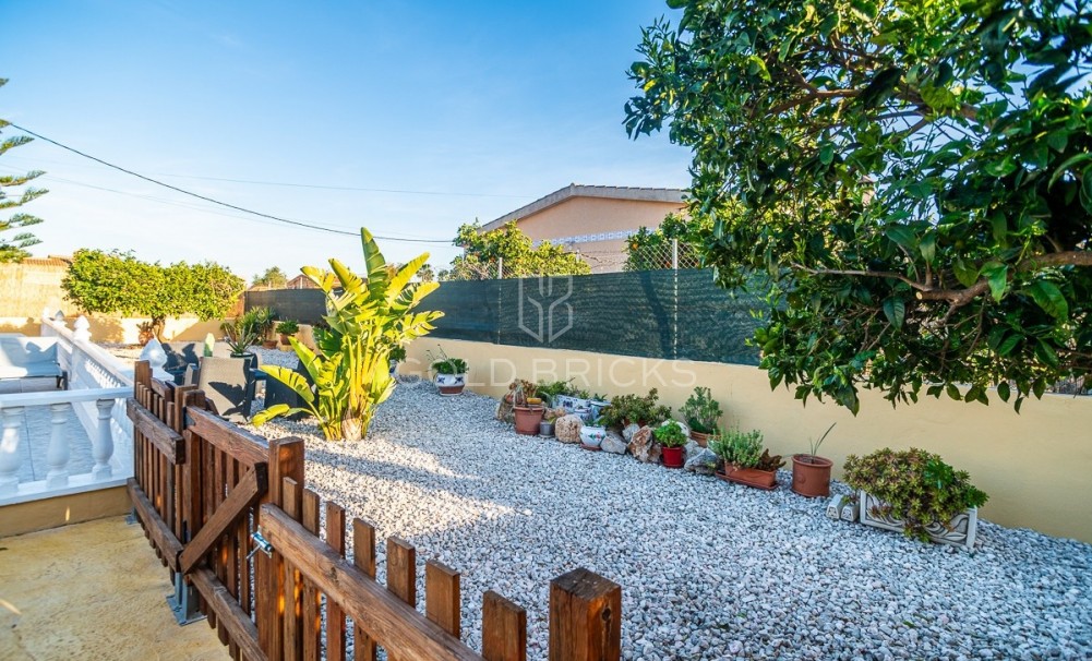 Wederverkoop ·  · Catral · Catral Centro