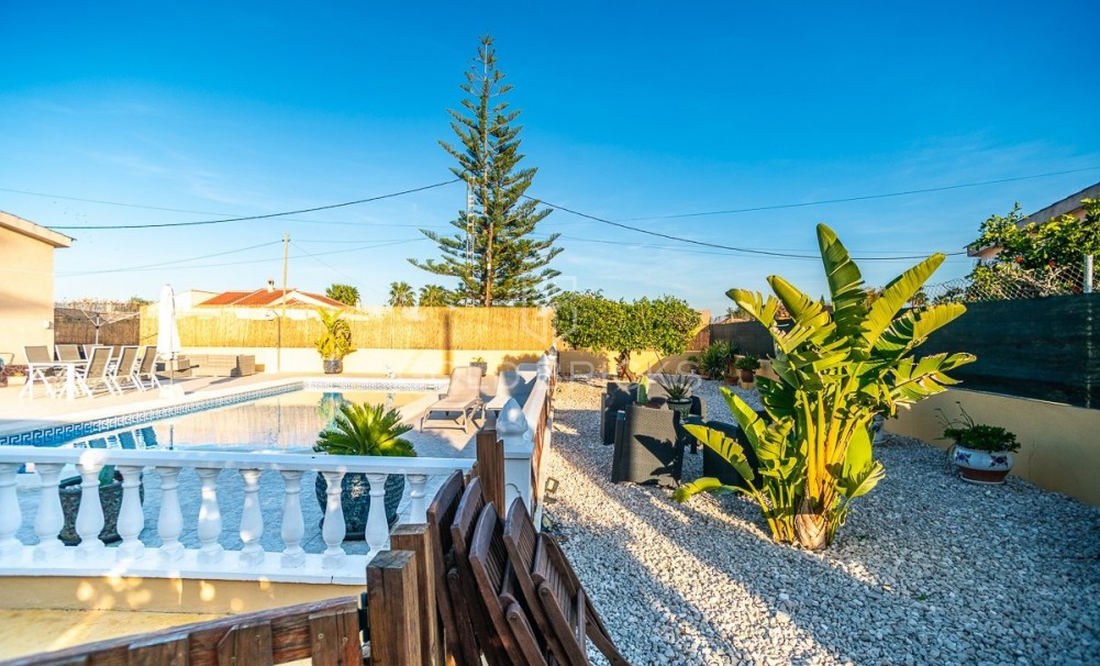 Wederverkoop ·  · Catral · Catral Centro