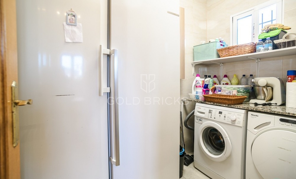 Wederverkoop ·  · Catral · Catral Centro