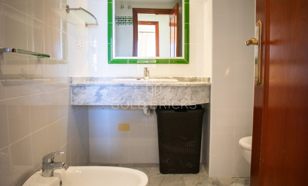 Wederverkoop ·  · Torrevieja · Playa de los Locos