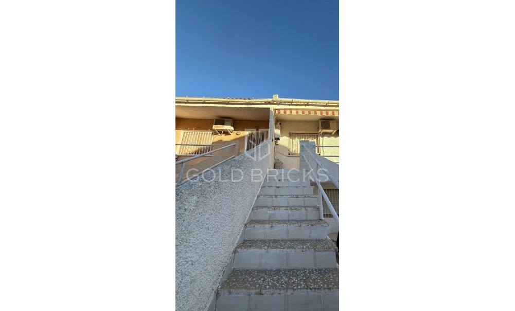 Wederverkoop ·  · Orihuela · Los Balcones