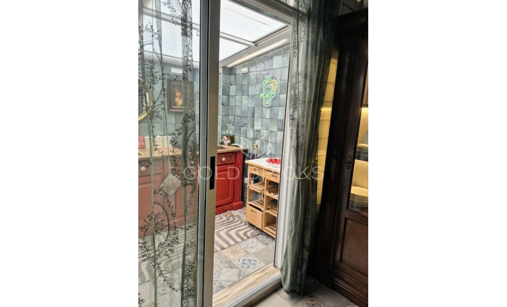 Wederverkoop ·  · Cartagena · Los Nietos