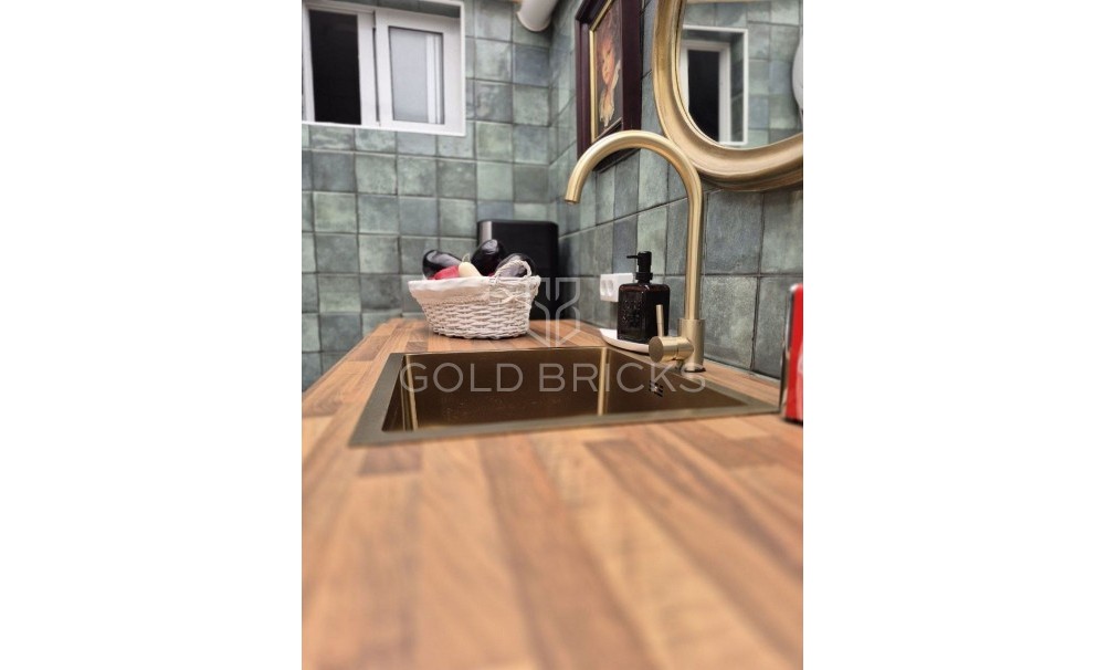 Wederverkoop ·  · Cartagena · Los Nietos