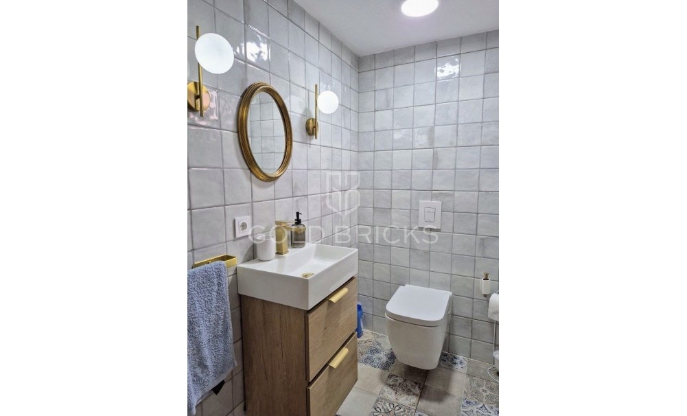 Wederverkoop ·  · Cartagena · Los Nietos