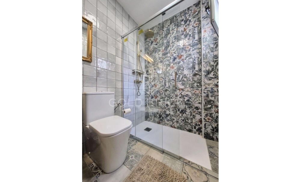 Wederverkoop ·  · Cartagena · Los Nietos