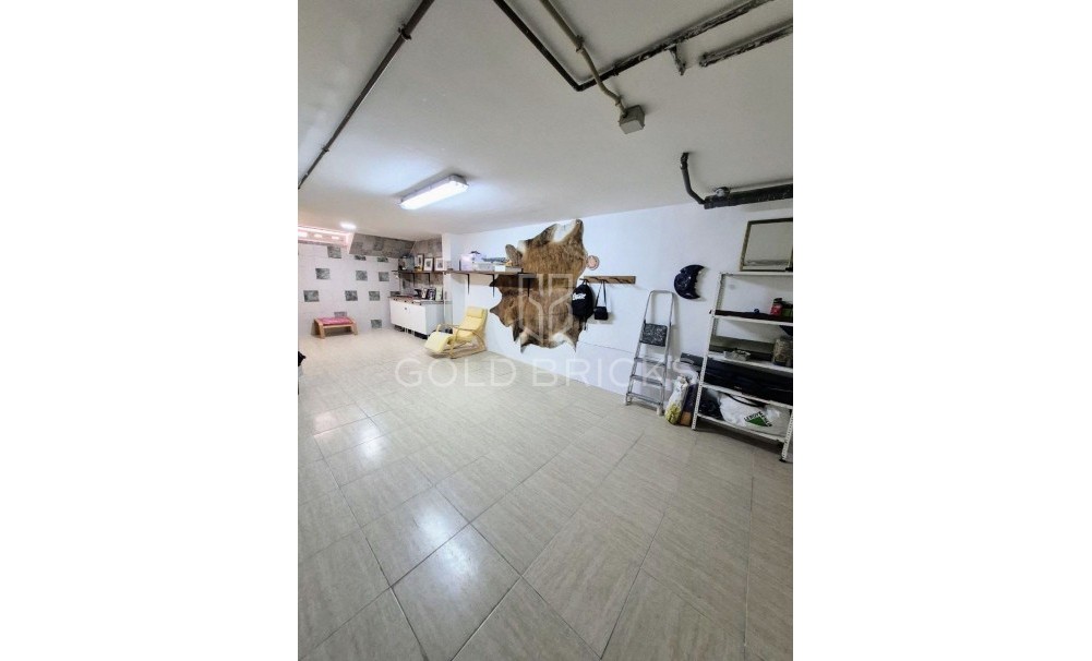 Wederverkoop ·  · Cartagena · Los Nietos