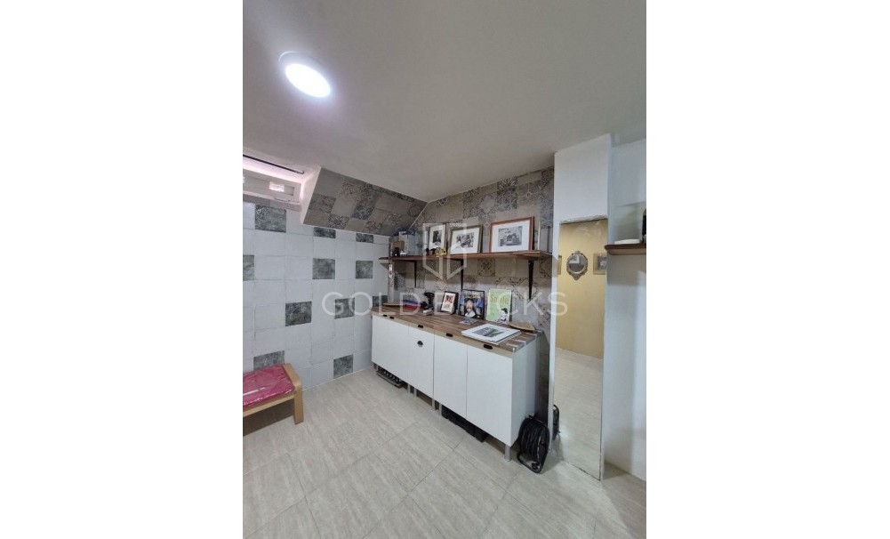 Wederverkoop ·  · Cartagena · Los Nietos