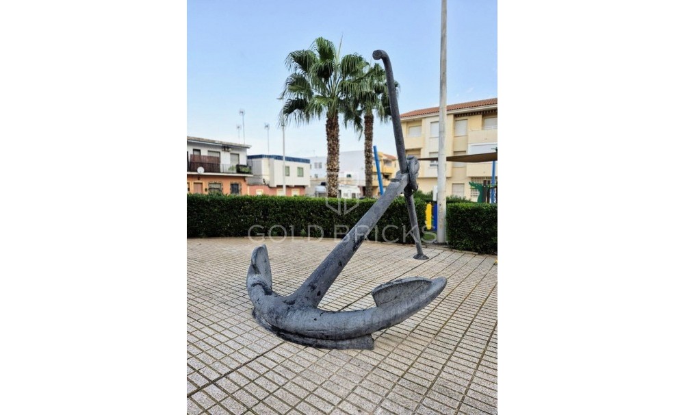 Wederverkoop ·  · Cartagena · Los Nietos