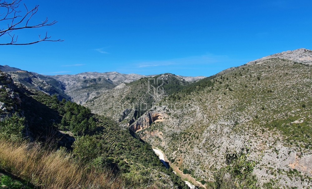 Nowa konstrukcja ·  · La Vall De Laguar