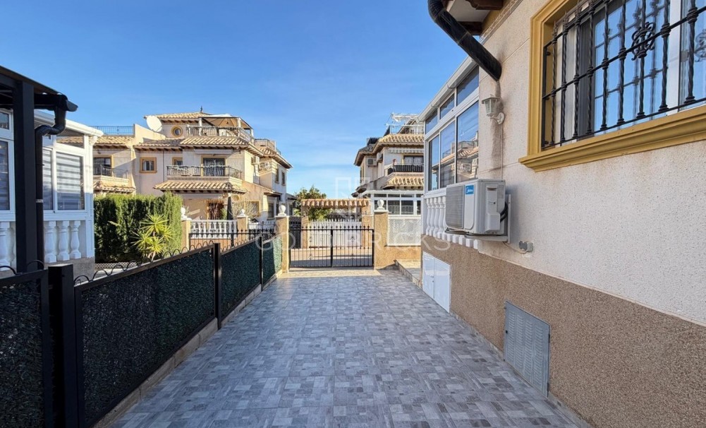 Wederverkoop ·  · Orihuela · Orihuela Costa