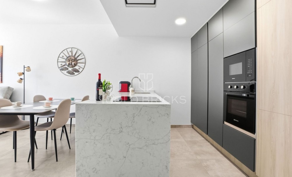 Resale ·  · Orihuela · Los Altos