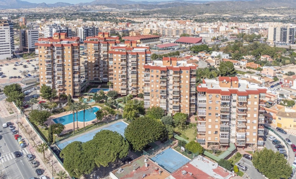 Wederverkoop ·  · Campello - El Campello · Campello - El Campello Centro