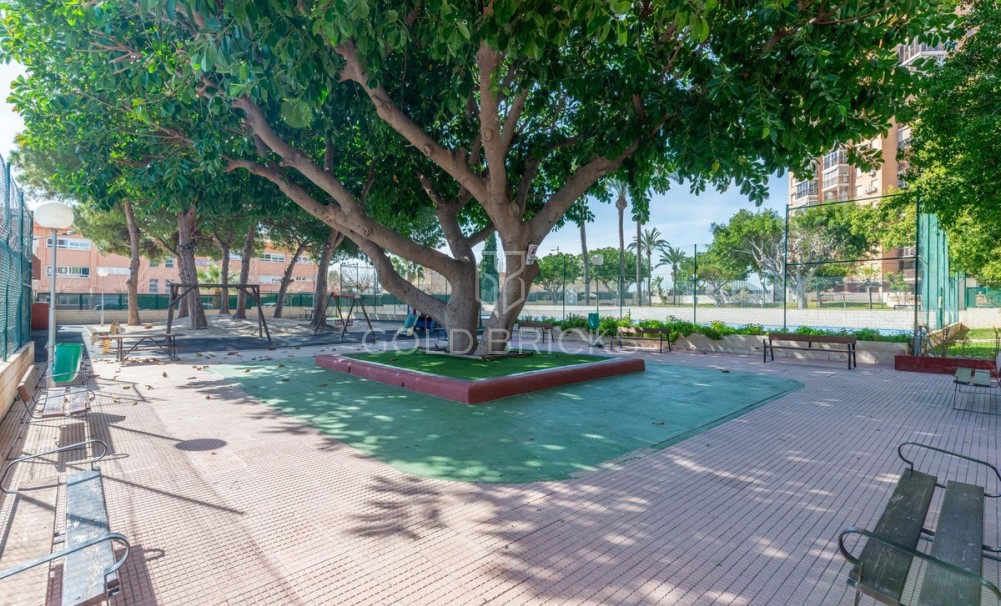 Wederverkoop ·  · Campello - El Campello · Campello - El Campello Centro