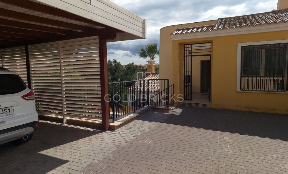 Wederverkoop ·  · Algorfa · La finca golf