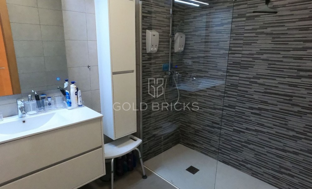 Wederverkoop ·  · Algorfa · La finca golf