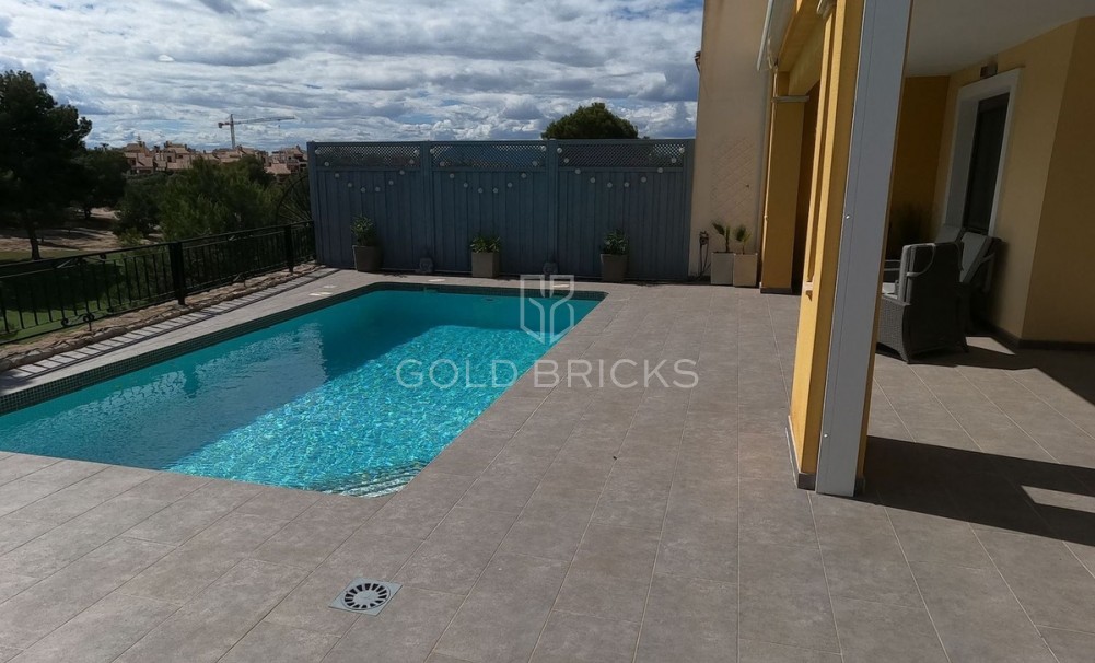 Wederverkoop ·  · Algorfa · La finca golf