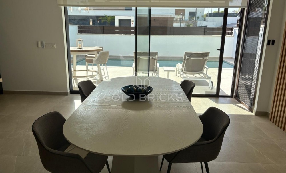 Wederverkoop ·  · Algorfa · La finca golf