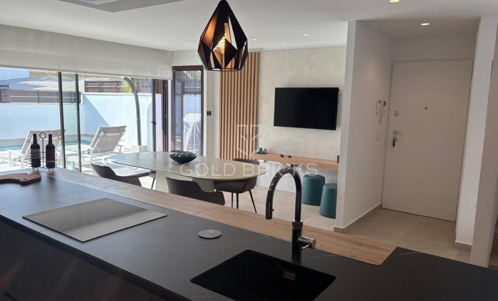 Wederverkoop ·  · Algorfa · La finca golf