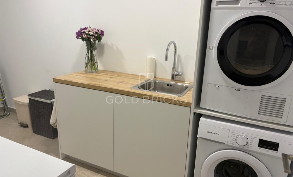 Wederverkoop ·  · Algorfa · La finca golf