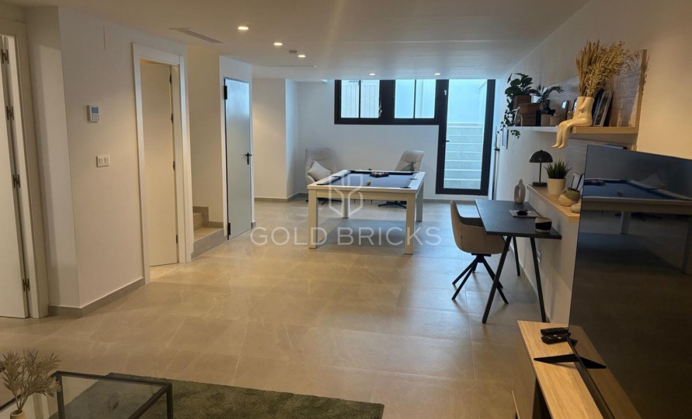 Wederverkoop ·  · Algorfa · La finca golf