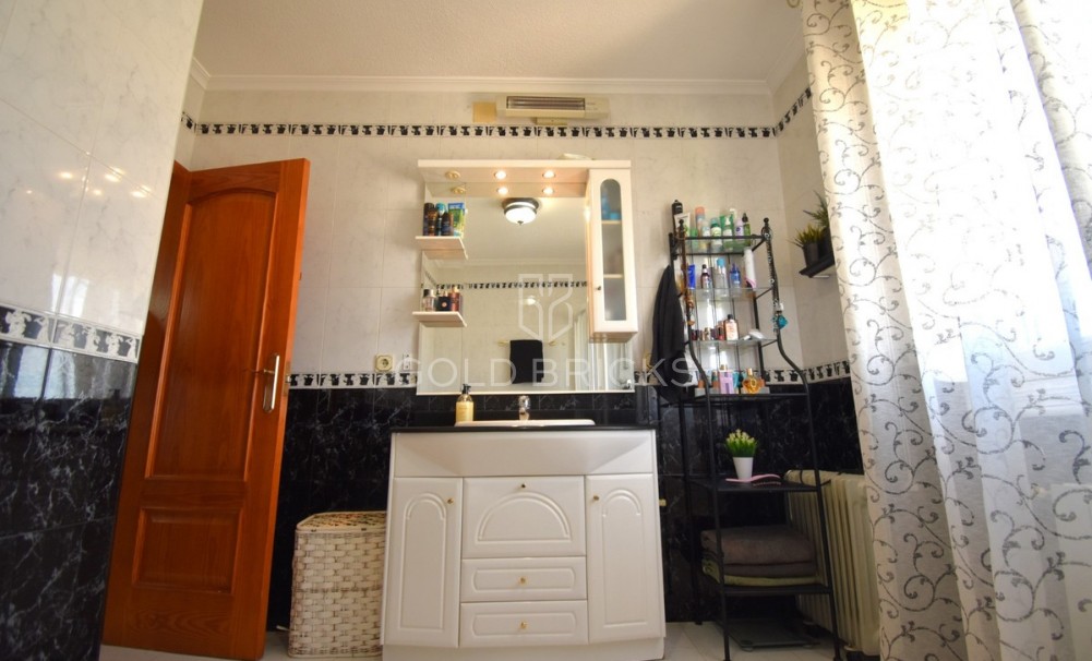 Wederverkoop ·  · Orihuela · Los Balcones