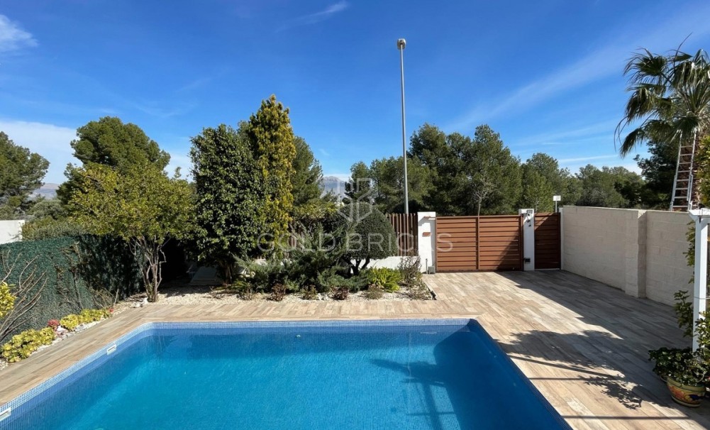 Wederverkoop ·  · Polop · Polop Centro