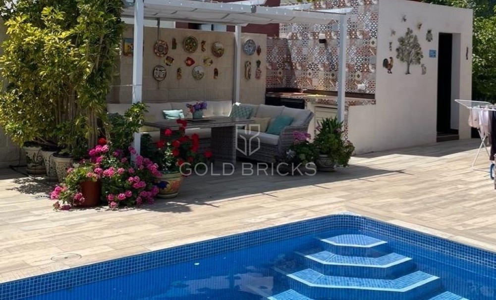 Wederverkoop ·  · Polop · Polop Centro