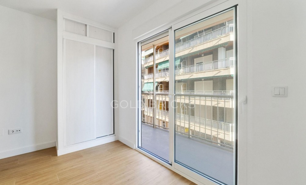 Wederverkoop ·  · Torrevieja · Playa del Cura