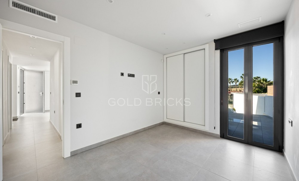 Wederverkoop ·  · Algorfa · La finca golf