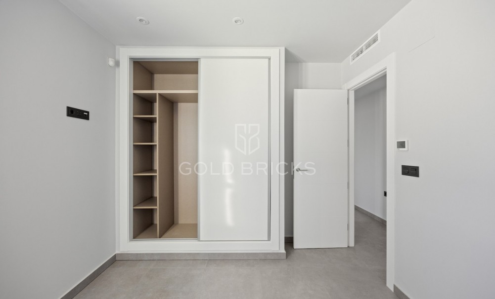 Wederverkoop ·  · Algorfa · La finca golf