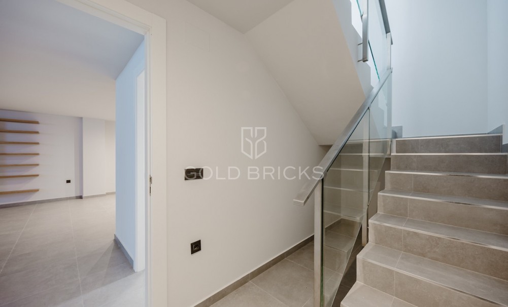 Wederverkoop ·  · Algorfa · La finca golf