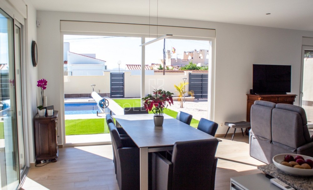 Wederverkoop ·  · Torrevieja · La Siesta