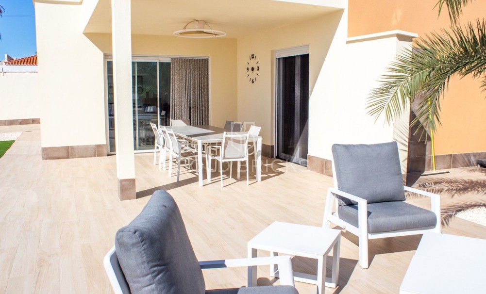 Wederverkoop ·  · Torrevieja · La Siesta