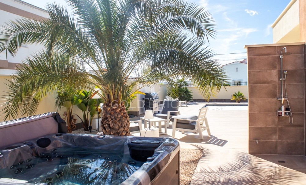 Wederverkoop ·  · Torrevieja · La Siesta