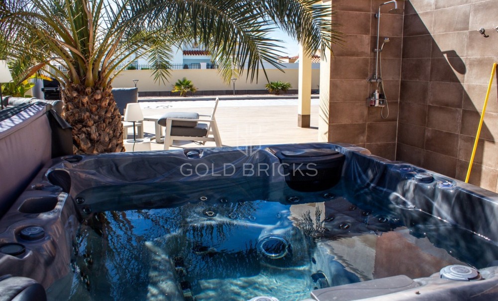 Wederverkoop ·  · Torrevieja · La Siesta