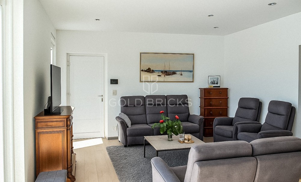 Wederverkoop ·  · Torrevieja · La Siesta