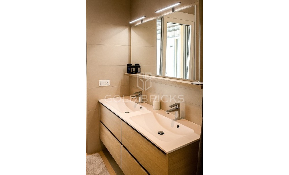 Wederverkoop ·  · Torrevieja · La Siesta