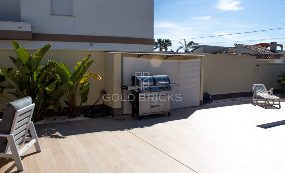 Wederverkoop ·  · Torrevieja · La Siesta