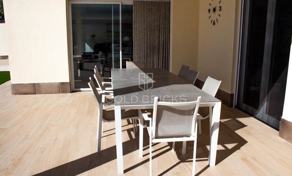 Wederverkoop ·  · Torrevieja · La Siesta