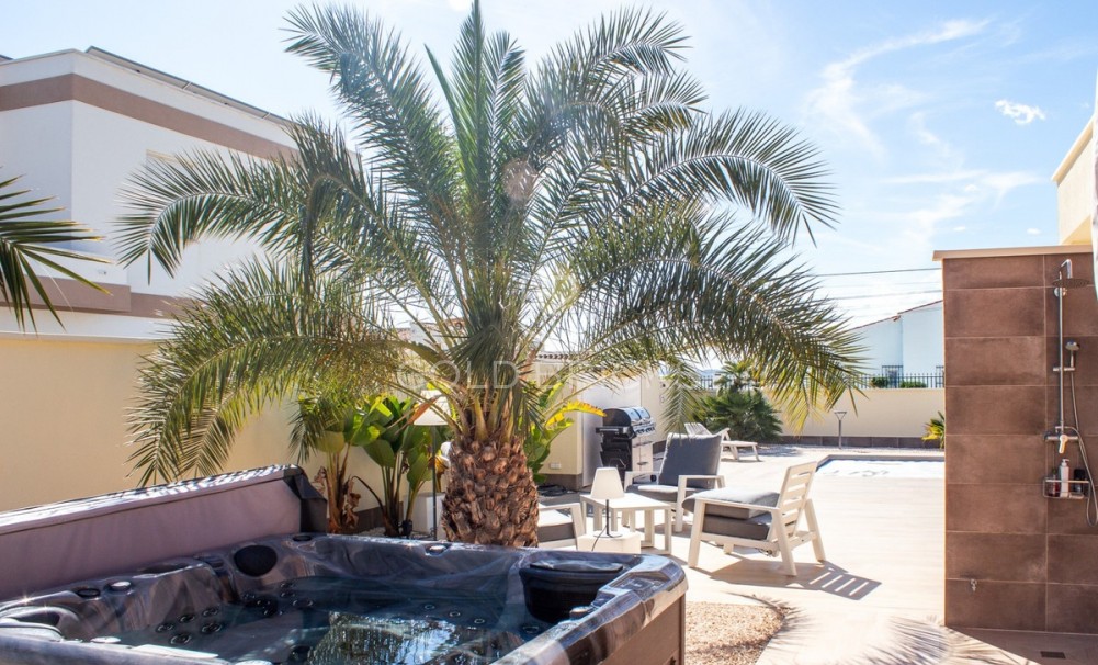 Wederverkoop ·  · Torrevieja · La Siesta